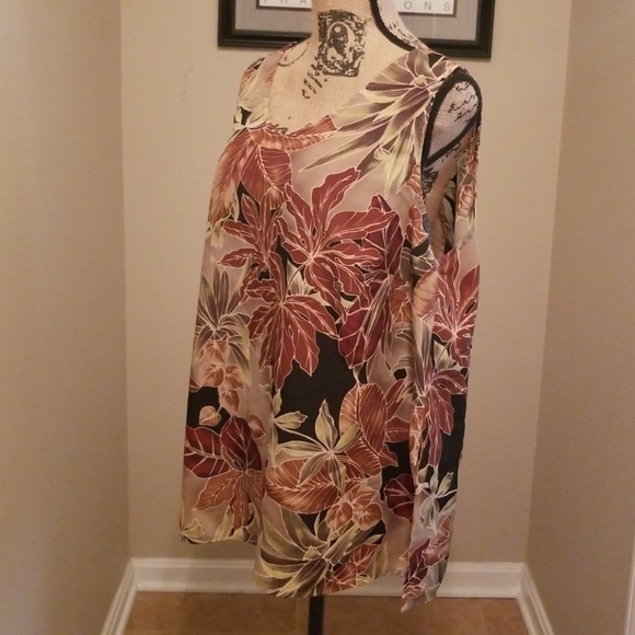 Avenue Tops - Great  Women's  Sleeveless Blouse!